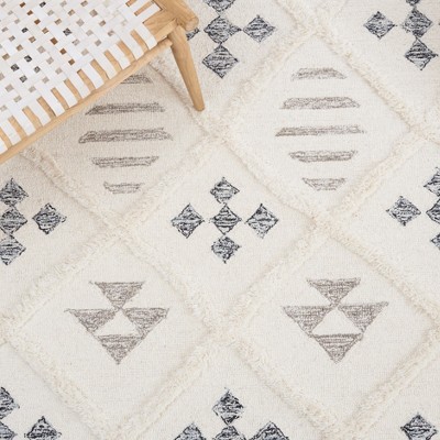 Handmade Black Wool Tufted Shag 4' x 6' Rug