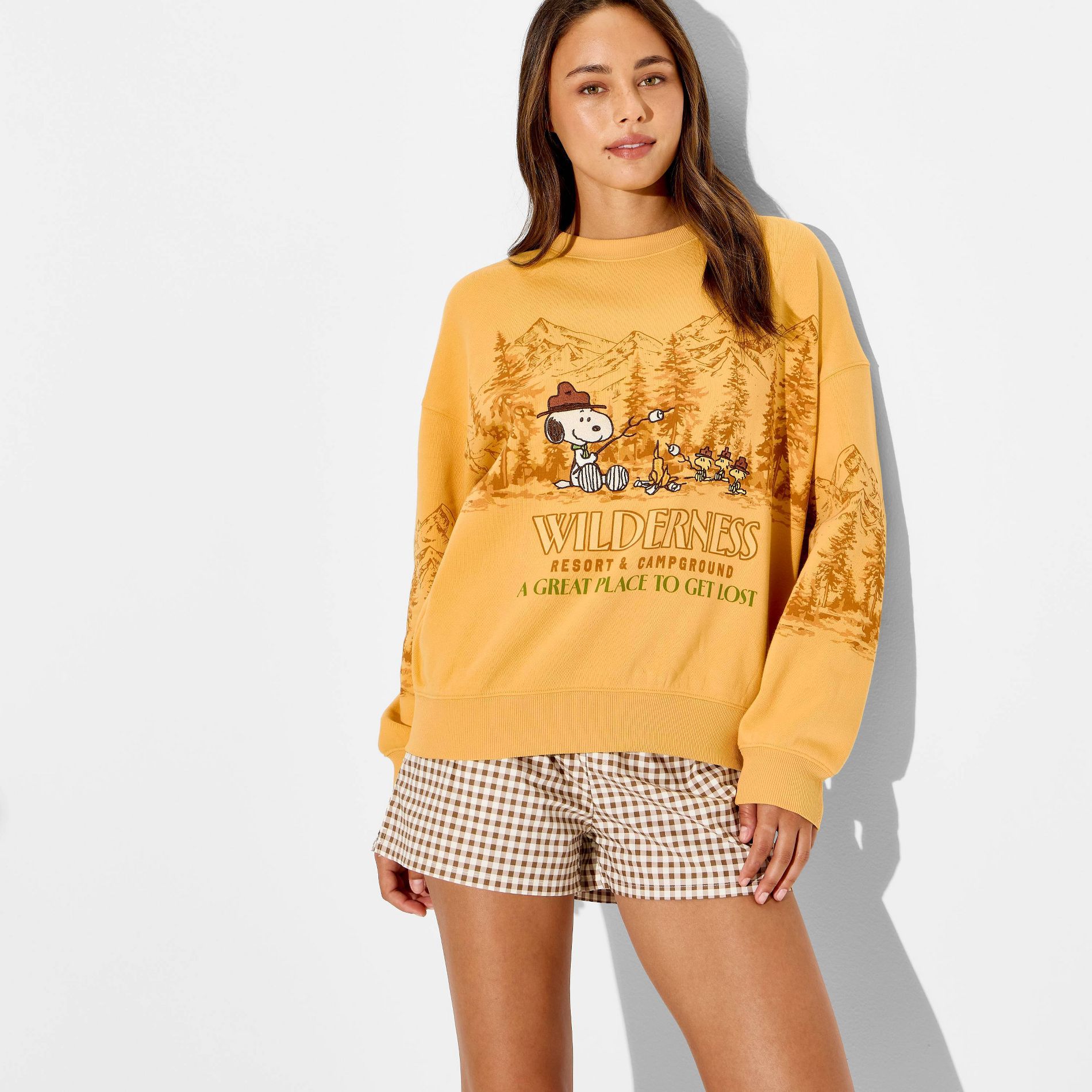 Women's Crewneck Snoopy Wilderness Graphic Pullover Sweatshirt - Yellow
