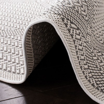 Elegant Square Gray Synthetic 8' Easy-Care Outdoor Rug