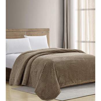 Plazatex Chevron Reversible and Comfortable Braided Oversized Plush All Season Blanket, Queen, Taupe