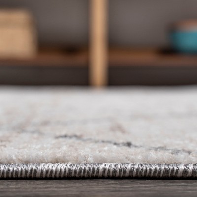 Modern Moroccan Diamond Flatweave Rug in Light Gray - Easy Care