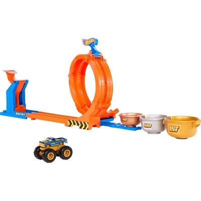 Hot Wheels Monster Truck Loop-and-Flip Trophy Challenge Playset & Diecast Bigfoot Toy