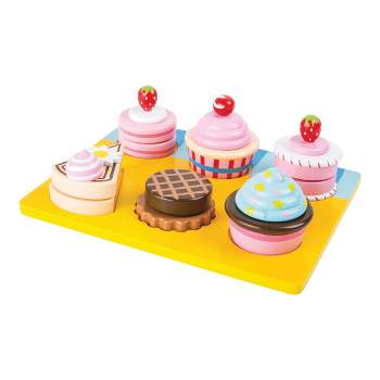 Small Foot Pull Apart Cakes & Cupcakes Set