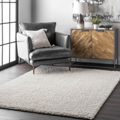 Luxurious Solid White Synthetic Easy-Care Shag Rug, 6'7" x 9'