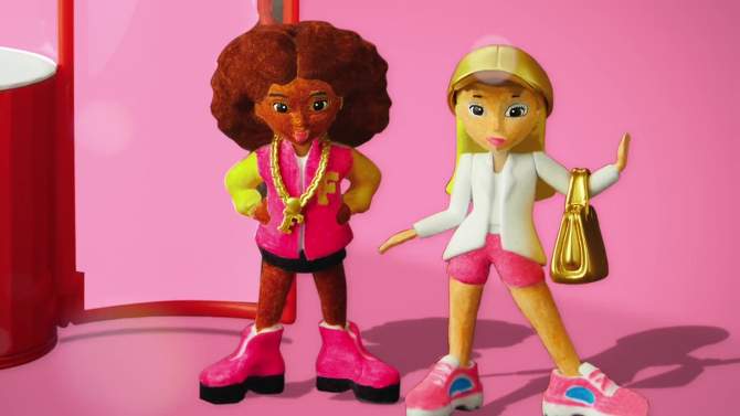 FAO Schwarz Street Chic Fashionistas Wash-And-Color Design Dolls 23pc, 2 of 11, play video