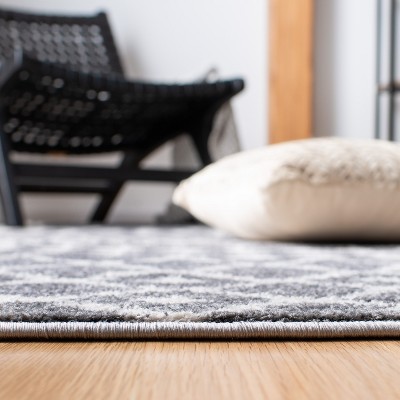 Mercer Geometric Gray Synthetic 4' x 6' Easy-Care Area Rug