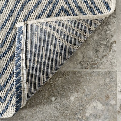 Chevron Waves Blue Synthetic Indoor/Outdoor Rug, 5'3" x 7'6"