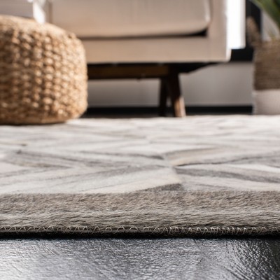 Handmade Gray Geometric Cowhide Area Rug 4' x 6'