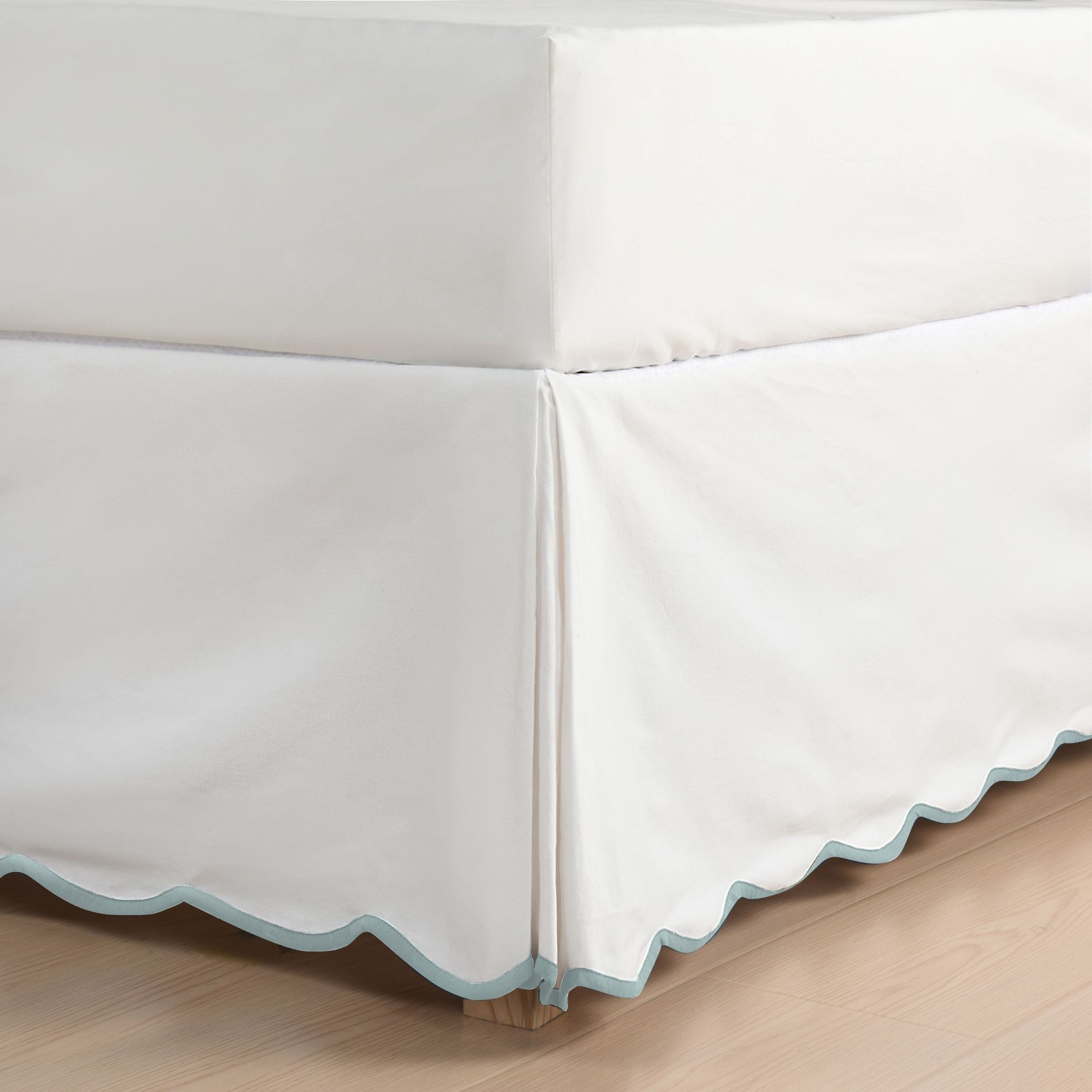 HIG Easy Fit Scallop Edge Pleated Bed Skirt, Anti-Slip Thick Fabric Dust Ruffle with 14 Inch Drop