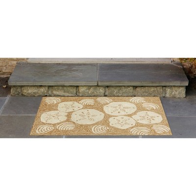 Natural Shell Toss Hand Tufted Indoor/Outdoor Rug