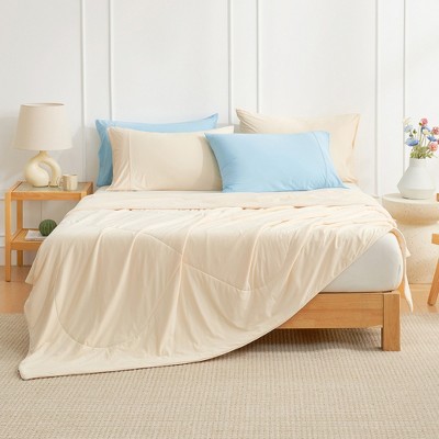 Cozy Bliss Cooling Blanket, Lightweight Comforter, Silk-Feel Fabric for Hot Sleepers