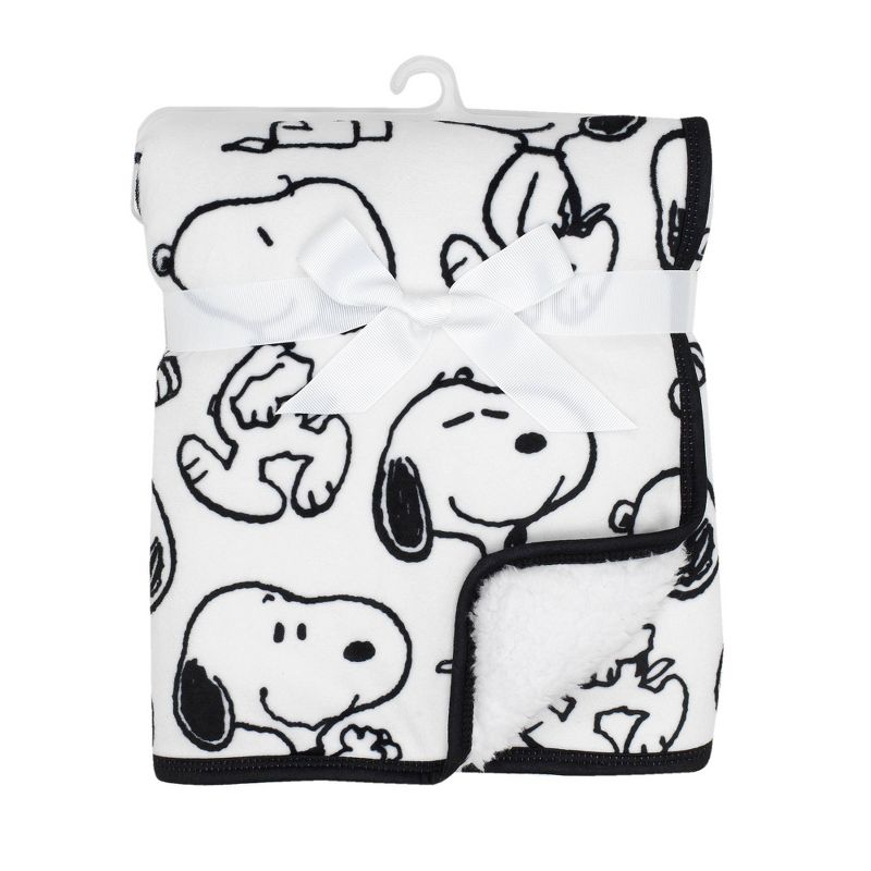 Lambs &#38; Ivy Classic Snoopy Baby Blanket, 5 of 8