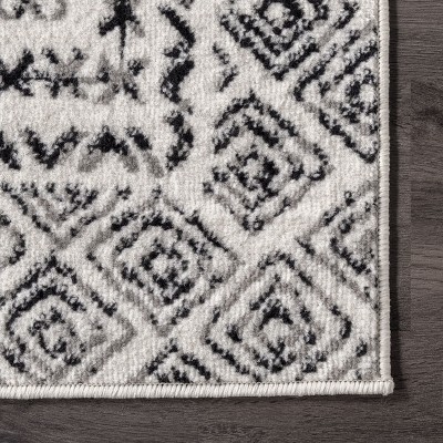 Arabella Light Grey Synthetic Bordered Area Rug, 4' x 6'