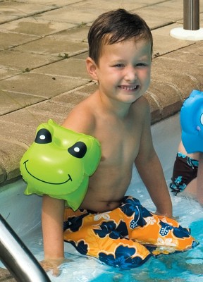 Swim Central Set of 2 Inflatable Green Frog Animal Fun Swimming Pool Arm Floats For Kids, 7.5-Inch