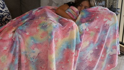 Catalonia Pink Unicorn Glow in the Dark Fleece Blanket, 50" x 60"