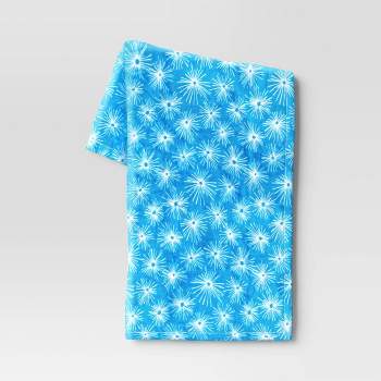 Firework Printed Plush Throw Blanket Blue/White - Sun Squad™