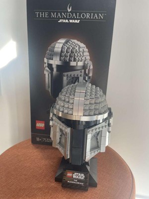 Lego star wars 75328 casco del mandaloriano, elmo da collezione, regalo per  adulti da esposizione di guerre stellari - Toys Center