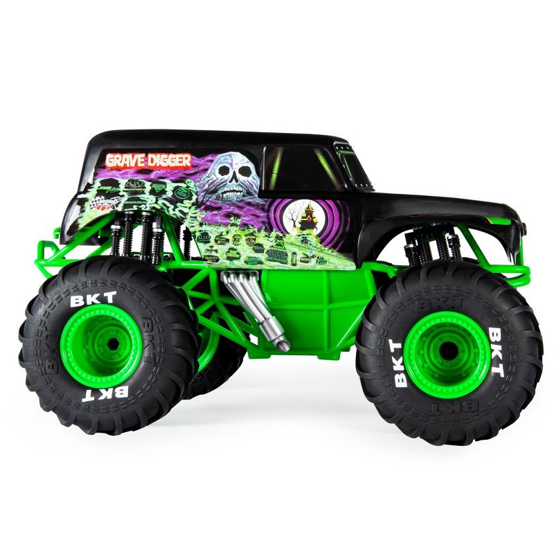 Monster Jam Official Grave Digger Remote Control Truck 1:15  Scale,  2.4GHz, 5 of 17