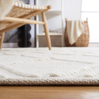 Ivory Handwoven Wool and Cotton 4' x 6' Area Rug