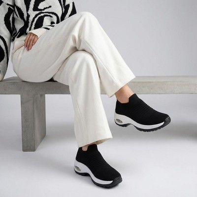 Женские кроссовки CUSHIONAIRE Breeze Easy Slip On Womens Sneakers - Casual Everyday Walking Shoes for Women with Breathable Mesh and Comfort, Black/Wht 8.5 — фото 7