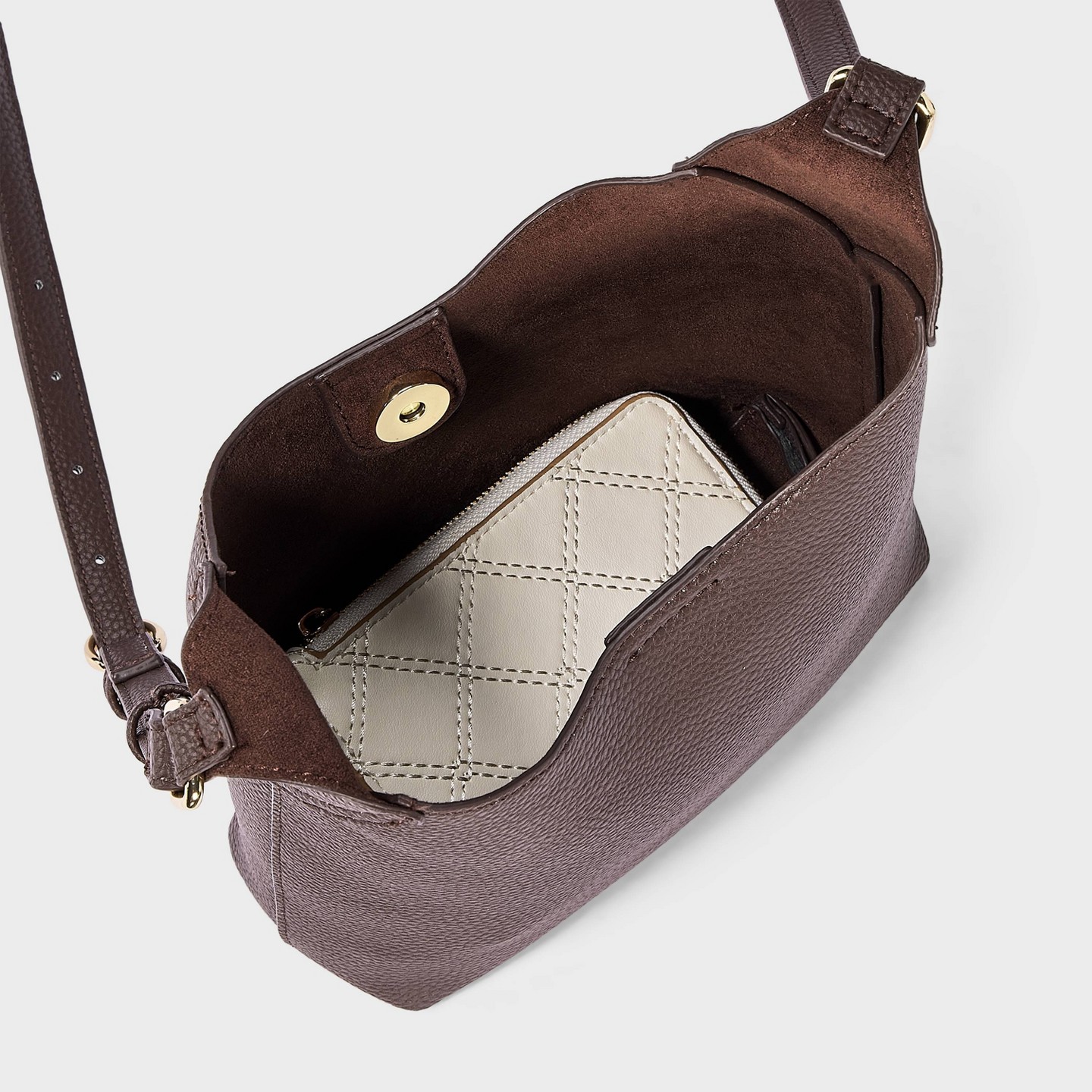 Сумка Universal Thread Faux Leather Long Slouchy Crossbody, цвет: Коричневый — фото 4