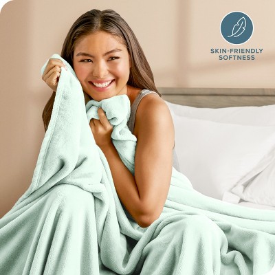 Luxurious Spring Mint Full/Queen Microplush Fleece Reversible Blanket