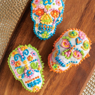 Nordic Ware Haunted Skull Cakelet Pan - Thumbnail 4