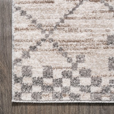 Modern Moroccan Diamond Flatweave Rug in Light Gray - Easy Care