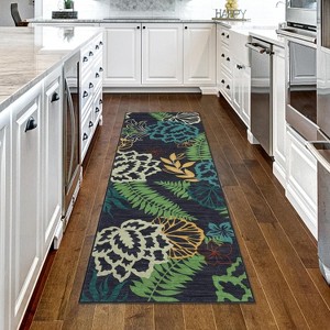 Floral Farmhouse Rug - Washable stain-resistant carpet with non-slip backing for bedrooms - 1 of 4