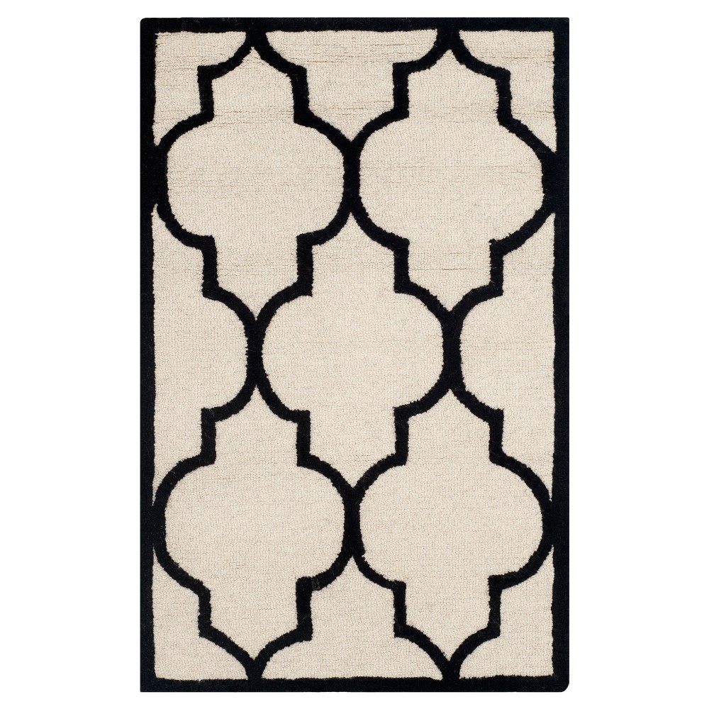 3'x5' Quatrefoil Design Accent Rug Ivory/Black - Safavieh