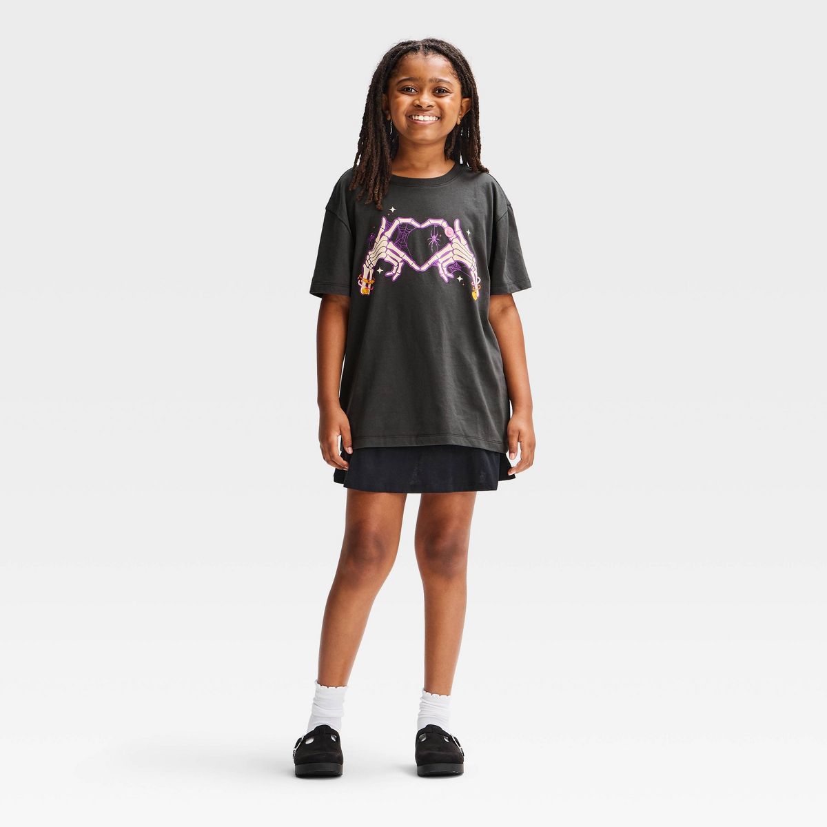 Girls' Halloween Heart Skeleton Hands Oversized Graphic T-Shirt - Charcoal Gray - thumbnail 4
