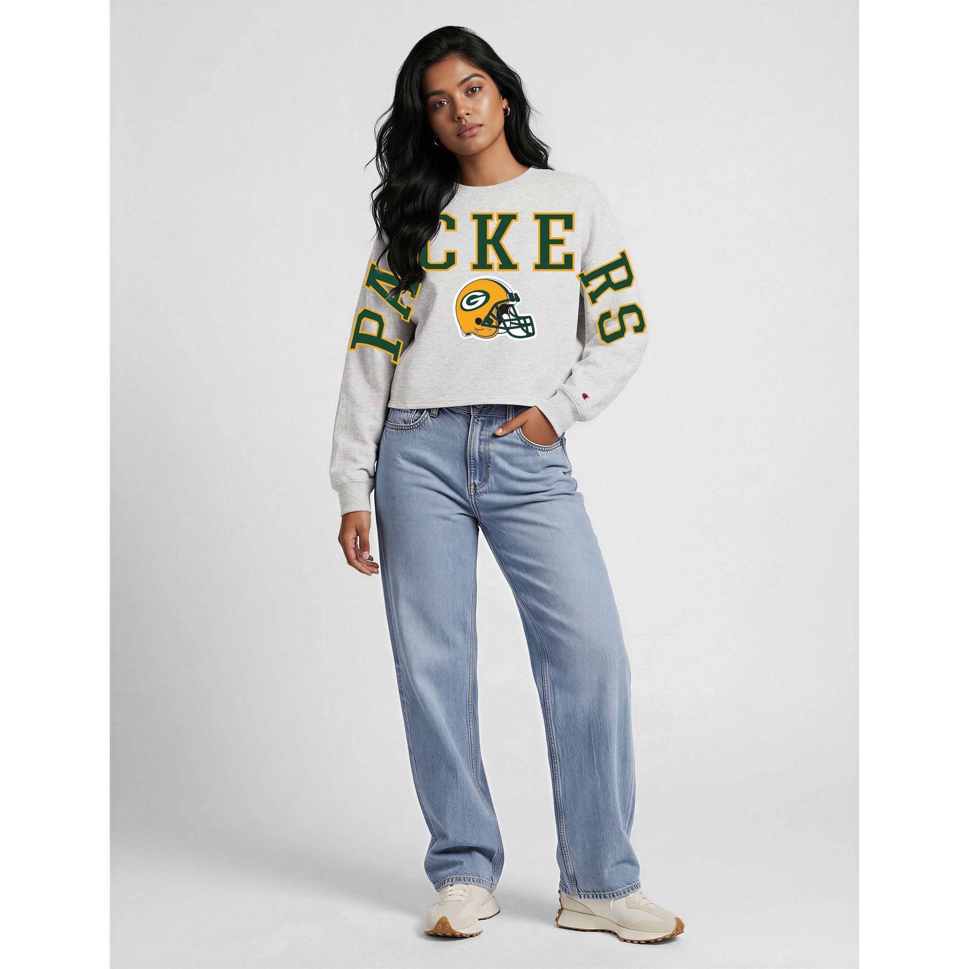 NFL Green Bay Packers Champion Women's Gray Long Sleeve Cropped Fleece Sweatshirt