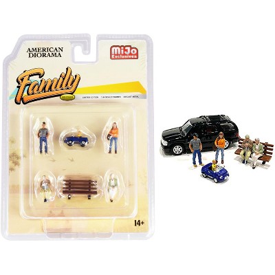 "Family" Diecast Set of 6 pieces (5 Figurines and 1 Accessory) for 1/64 Scale Models by American Diorama