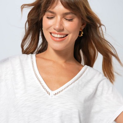Women's Short Sleeve Lace Trim V-Neck T-Shirt - Universal Thread™