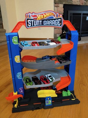 Hot Wheels Pista City Stunt Garage Mattel - GNL70