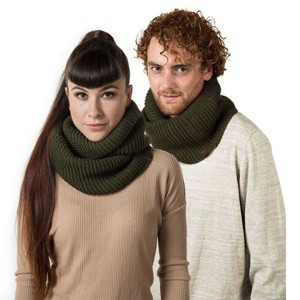 Mio Marino | Women's Cable Knit Infinity Circle Scarf - 1 of 3