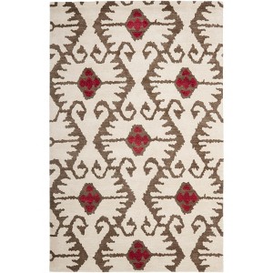Wyndham WYD323 Hand Tufted Area Rug  - Safavieh - 1 of 3