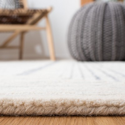 Gray and Ivory Hand-Tufted Wool Area Rug 4' x 6'