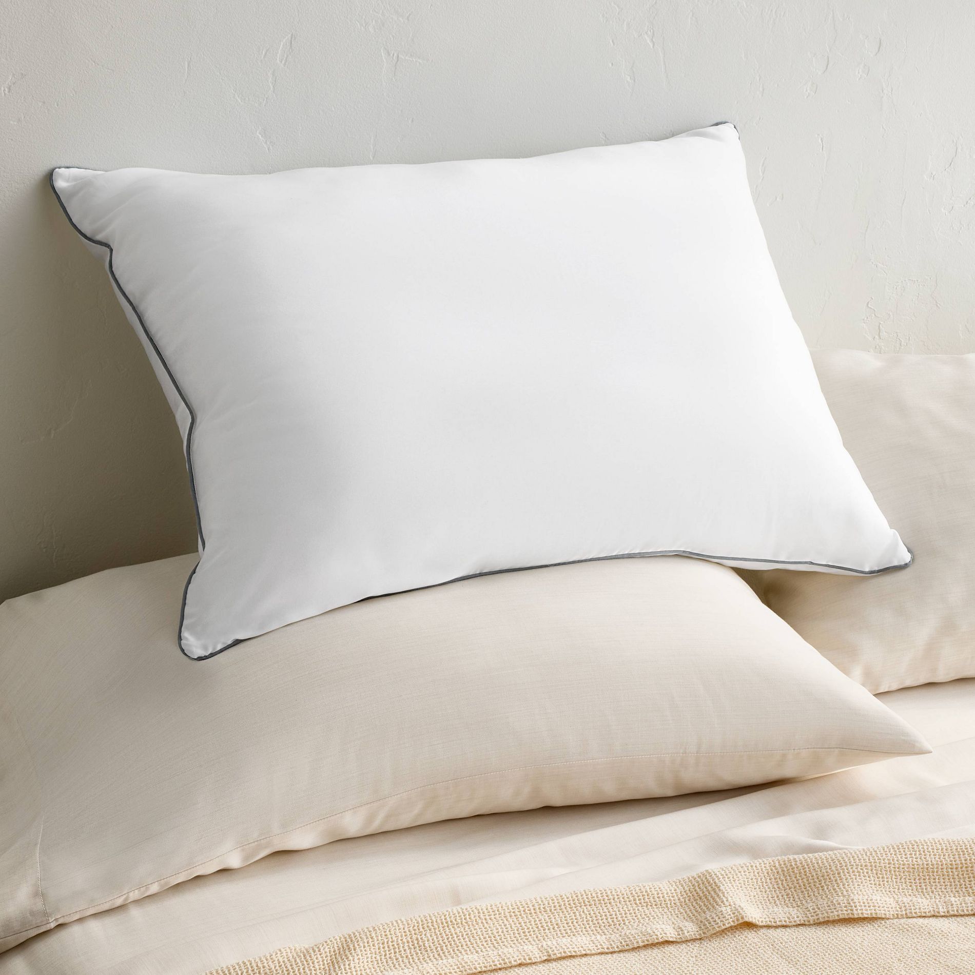 Firm Premium Cooling Pillow - Casaluna™