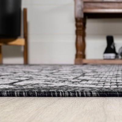 Boho-Chic Spanish Filigree Light Gray & Black 9'x12' Outdoor Rug