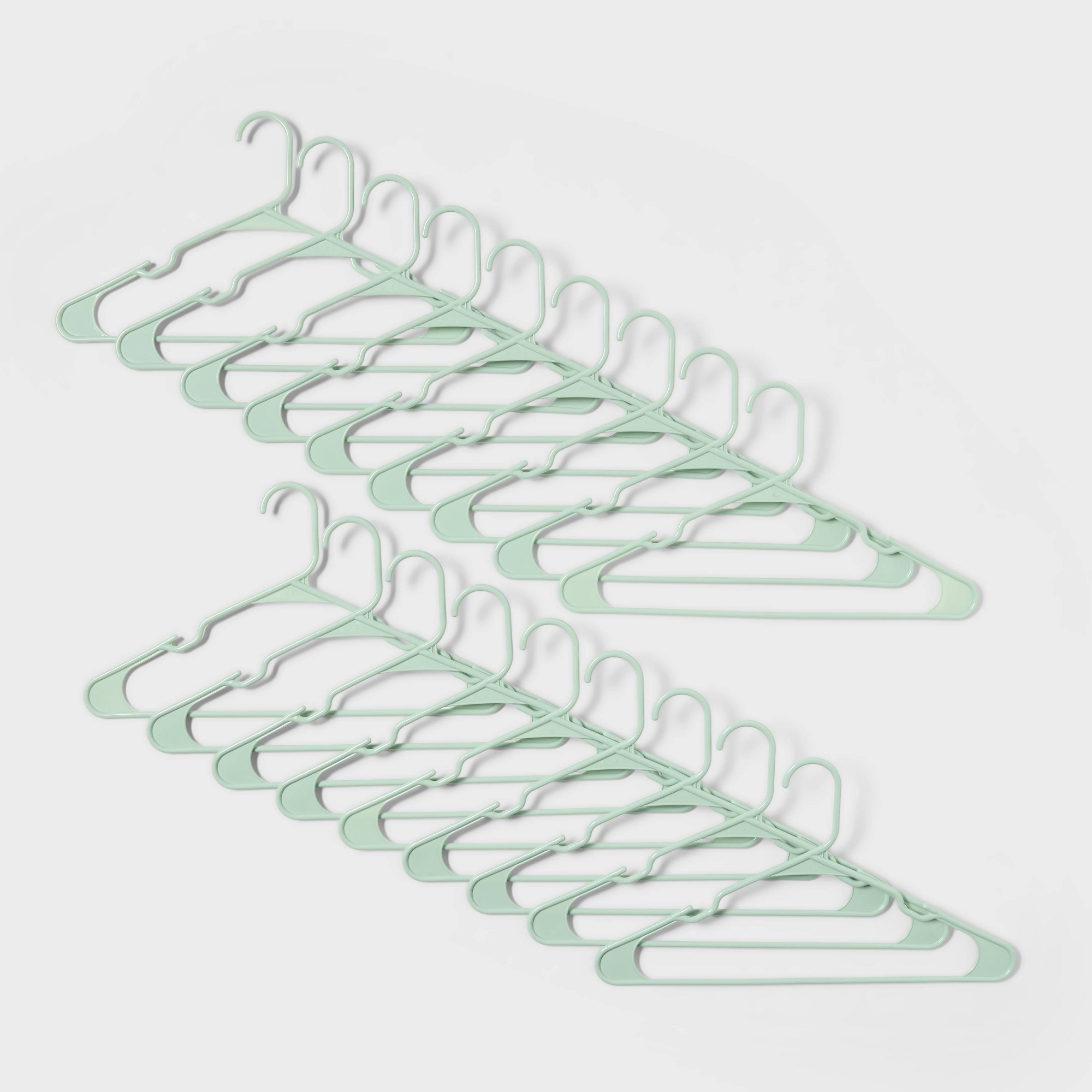 18pk Plastic Hangers Green - Brightroom™