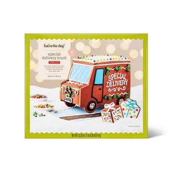 Holiday Special Delivery Truck Gingerbread House Kit - 35oz - Favorite Day™
