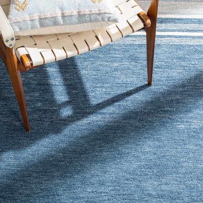 Blue and Ivory Hand-Tufted Wool 4' x 6' Area Rug