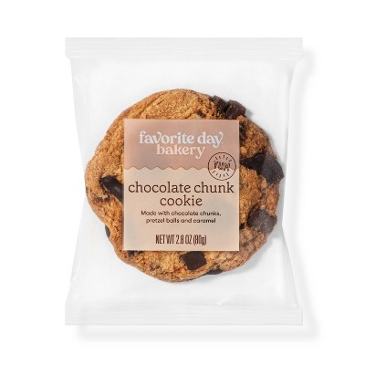 Chocolate Chunk Cookie 2.8oz - Favorite Day™