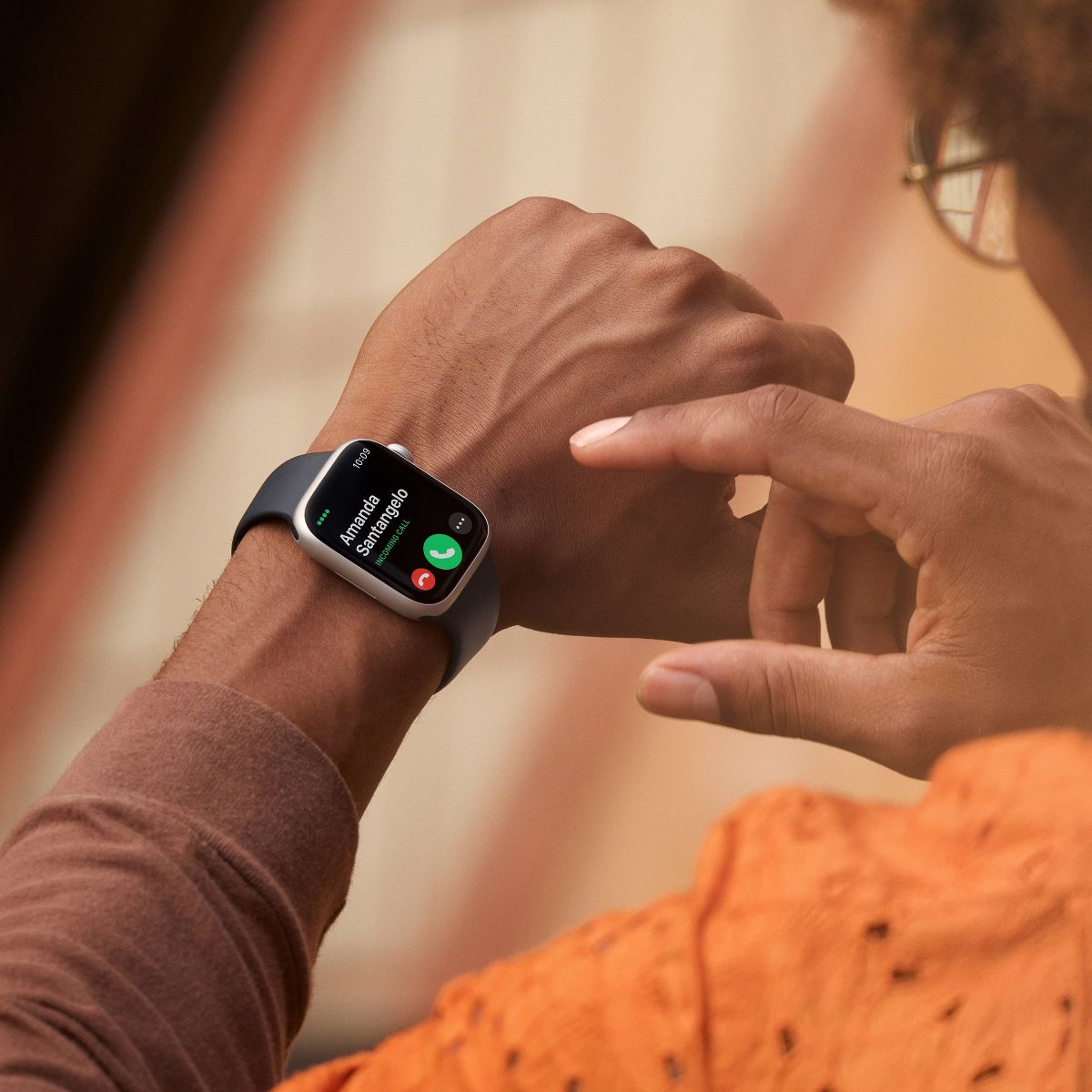 Apple Watch Series 8 GPS + Cellular Stainless Steel Case - thumbnail 4