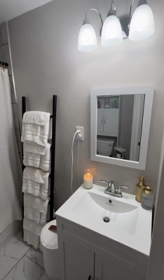 Guest review image 1 of 3, zoom in