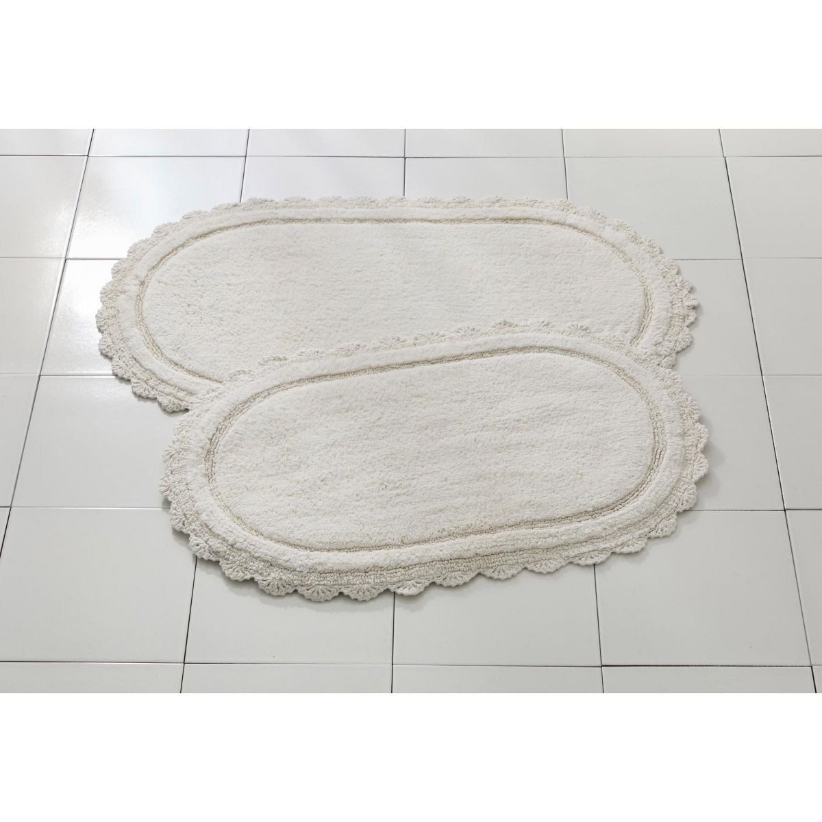 BrylaneHome Oval Crochet Bath Mat - 24" W 40" L, White
