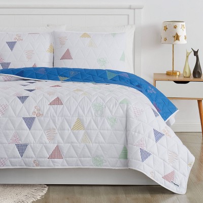 Crayola Triangle Embroidered Quilt Set White