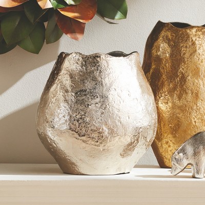 Silver Sand Cast Aluminum Decorative Table Vase