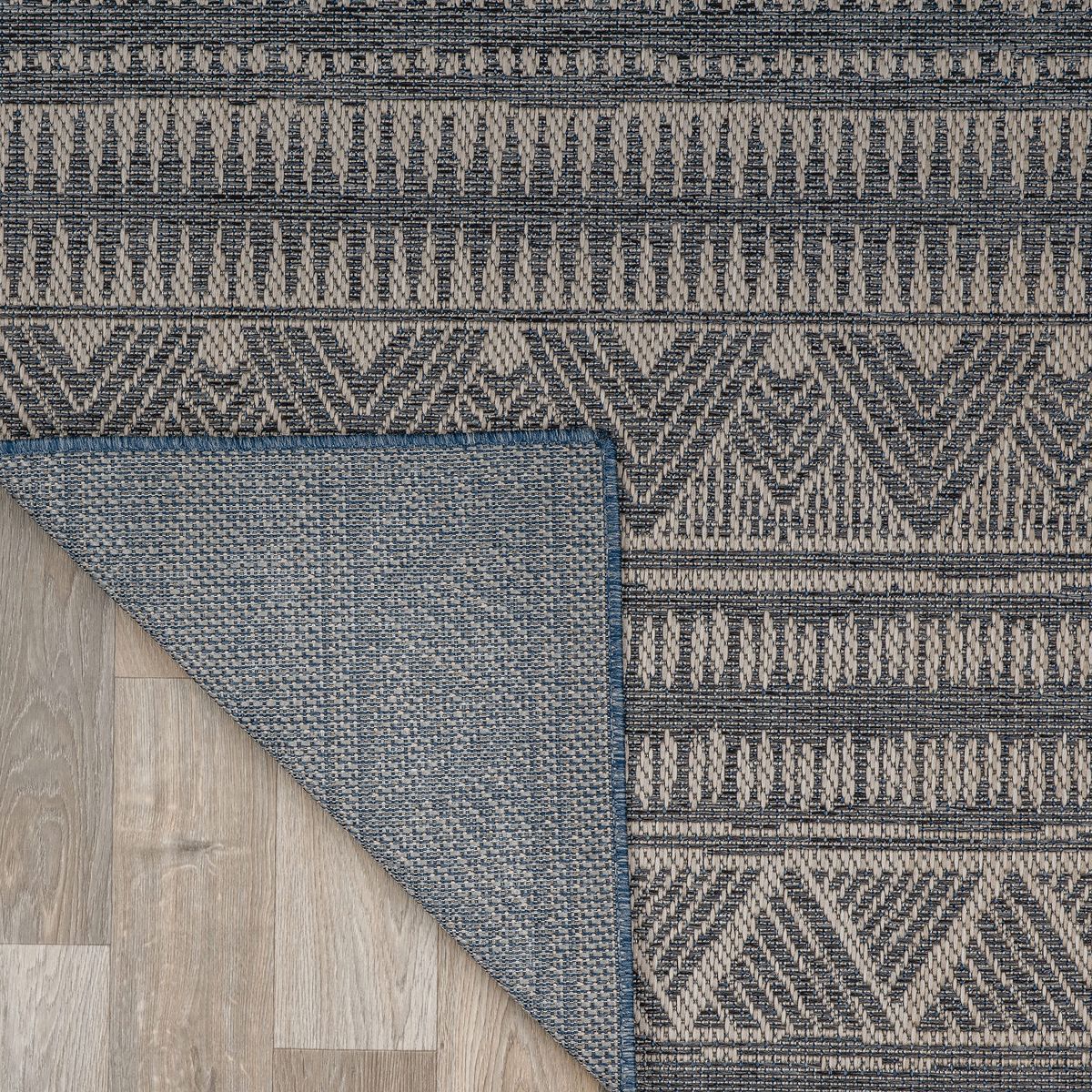 World Rug Gallery Bohemian Geometric Indoor/Outdoor Area Rug: Weather-Resistant, Low Pile, Machine Made - thumbnail 4